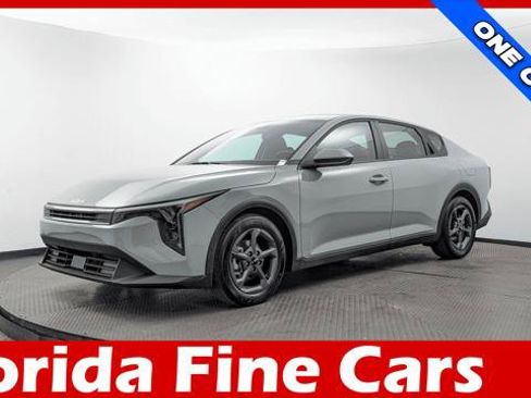Used 2026 Kia K4 FWD image 1