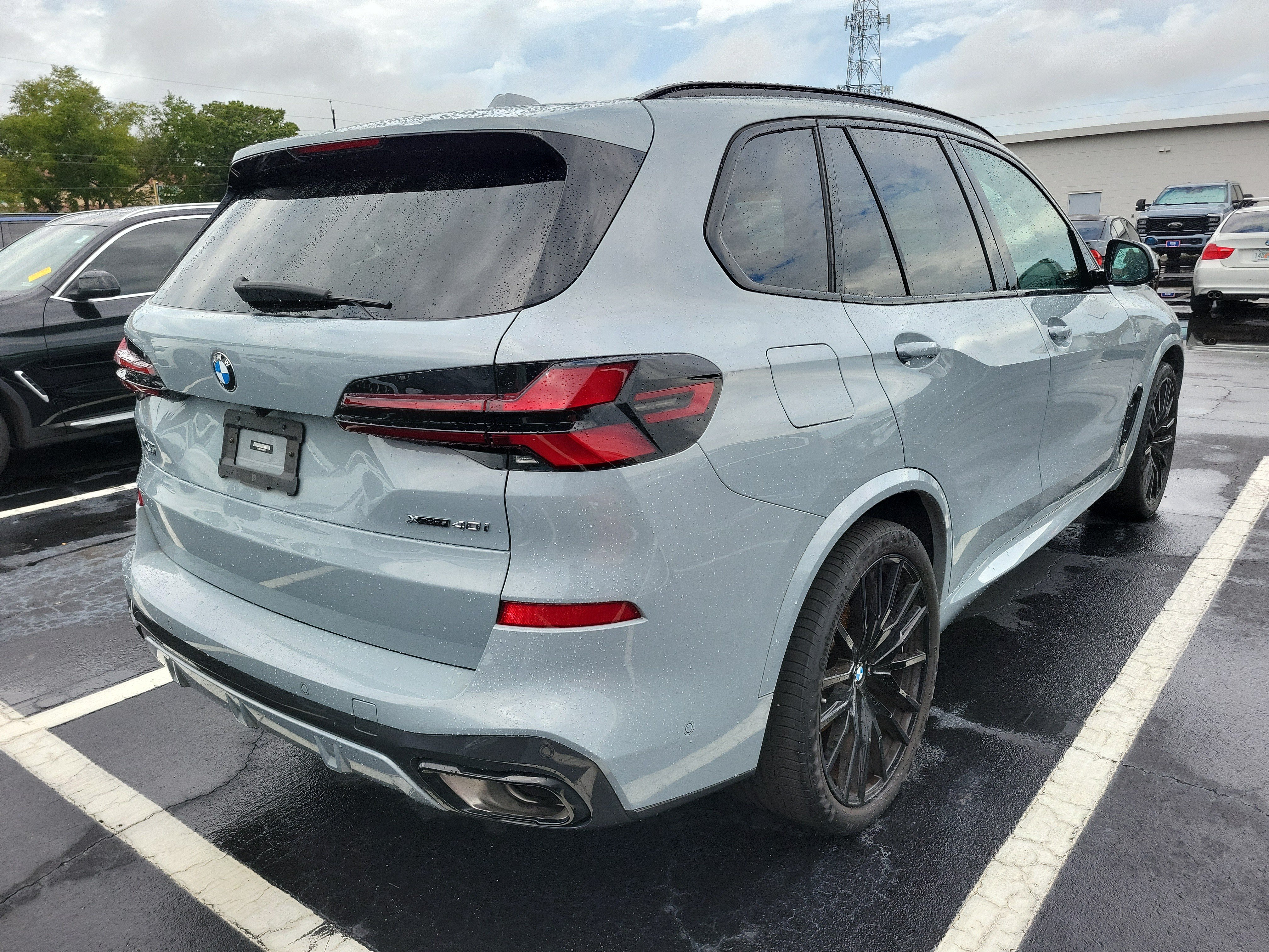 Used 2024 BMW X5 xDrive40i w/ M Sport Package AWD/4WD image 3