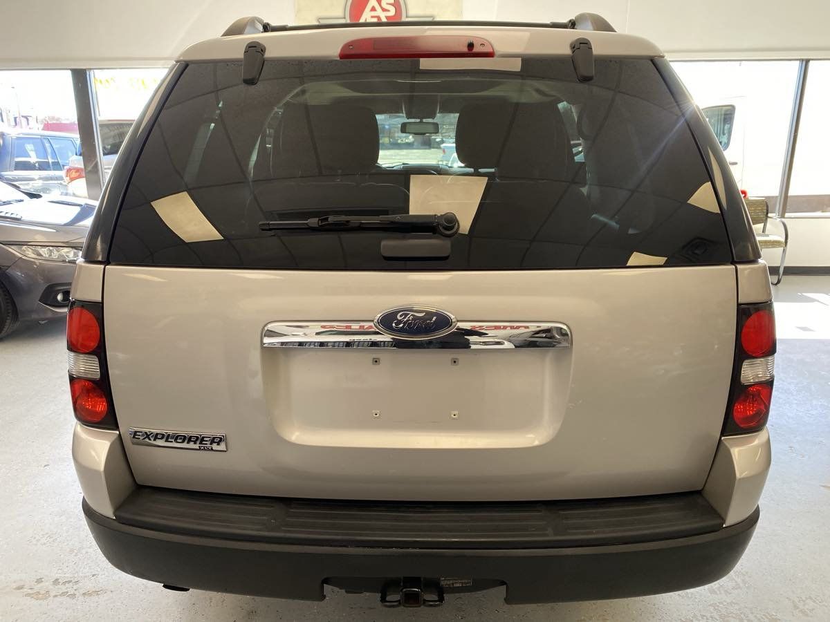 Used 2007 Ford Explorer XLT RWD image 12