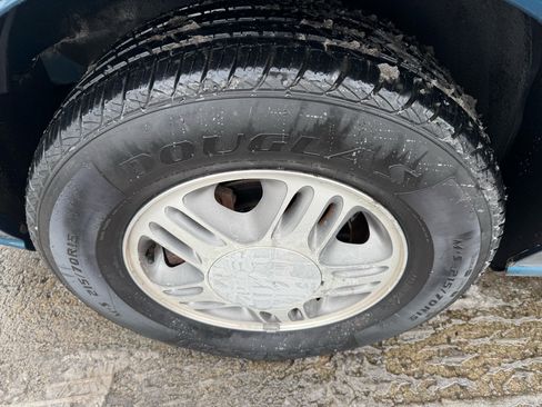 Used 2003 Chevrolet Venture LS image 16