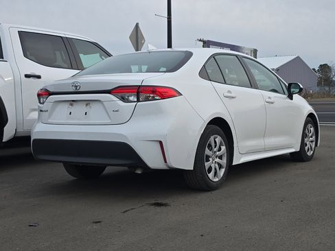 Used 2023 Toyota Corolla LE image 4
