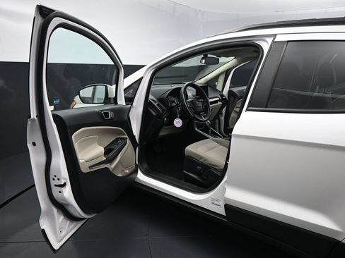 Used 2019 Ford EcoSport SE w/ SE Convenience Package FWD image 8