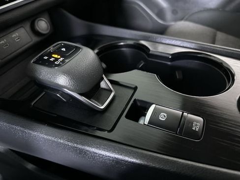 Used 2025 Nissan Rogue SV AWD/4WD image 16