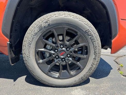 Used 2025 Toyota Tundra Limited w/ TRD Off-Road Package AWD/4WD image 9