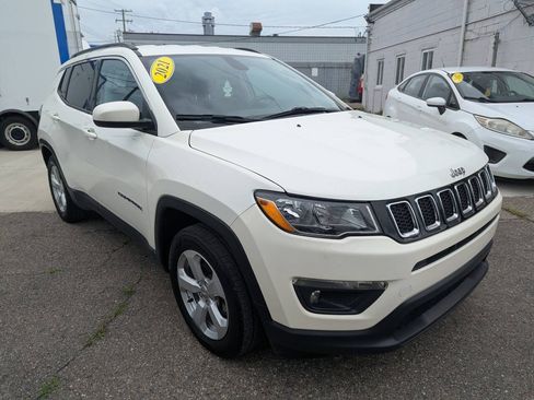 Used 2021 Jeep Compass Latitude FWD image 1