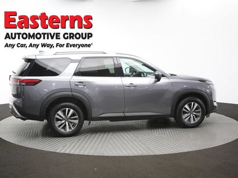 Used 2022 Nissan Pathfinder SL AWD/4WD image 44