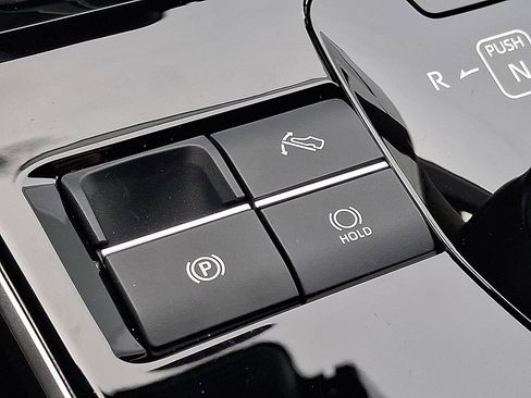 Certified 2024 Subaru Solterra Premium image 23