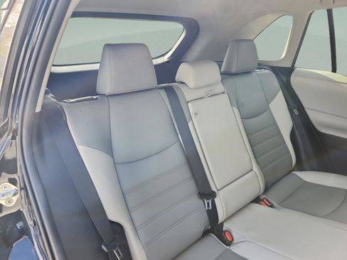 Used 2019 Toyota RAV4 XLE Premium image 19