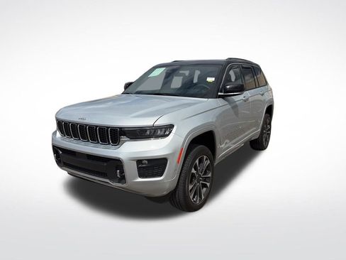 Used 2024 Jeep Grand Cherokee Overland w/ Trailer Tow Package AWD/4WD image 1