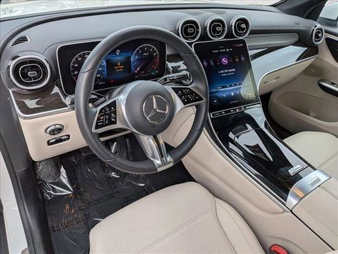 Certified 2024 Mercedes-Benz GLC 300 image 10