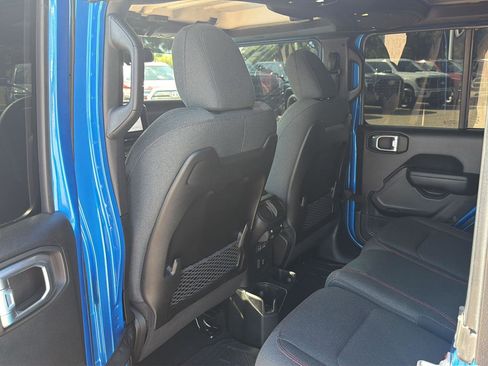 Used 2024 Jeep Wrangler Unlimited Rubicon AWD/4WD image 14