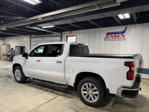 Used 2021 Chevrolet Silverado 1500 LTZ w/ LTZ Premium Package AWD/4WD image 5