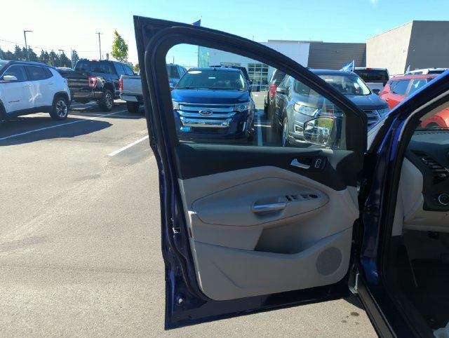 Used 2016 Ford Escape SE w/ Equipment Group 201A FWD image 26