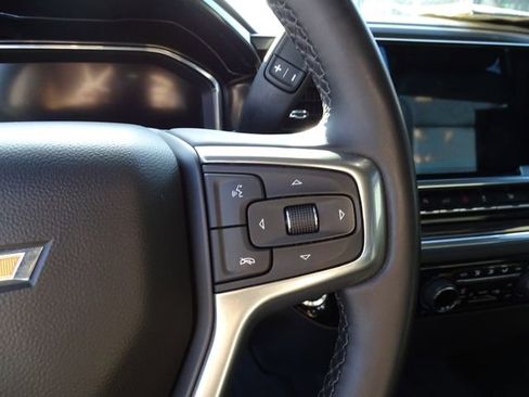 Used 2023 Chevrolet Silverado 1500 LT w/ Leather Package AWD/4WD image 16