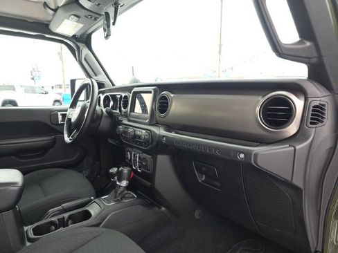 Used 2020 Jeep Wrangler Unlimited Sport S image 38