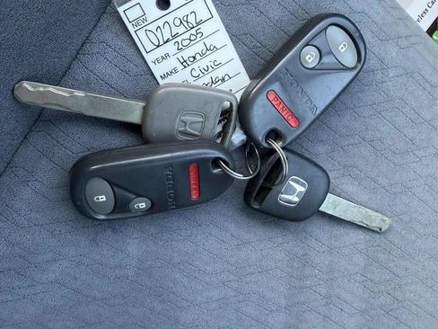 Used 2005 Honda Civic Hybrid Sedan image 30