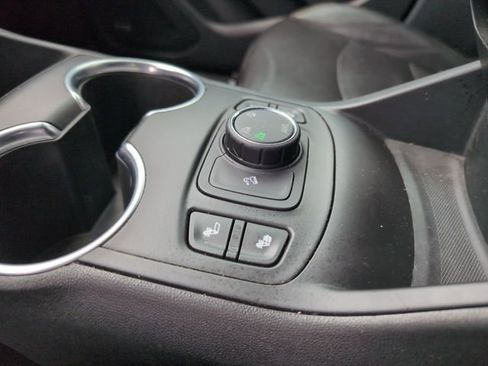 Used 2019 GMC Terrain SLT w/ Preferred Package image 24