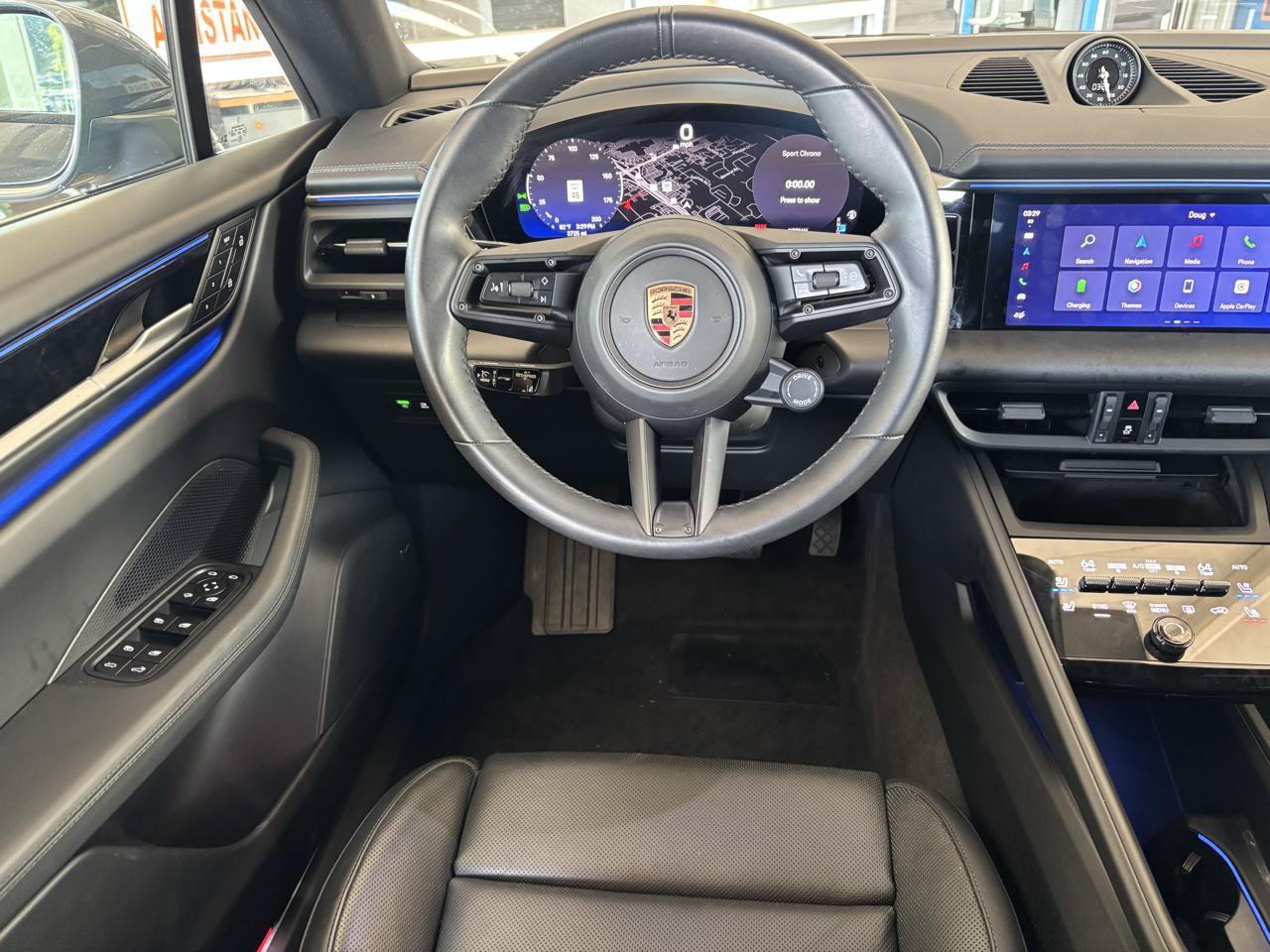 Used 2025 Porsche Macan 4 Electric AWD/4WD image 15