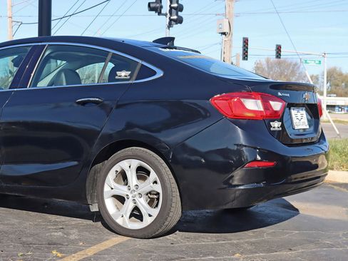 Used 2016 Chevrolet Cruze Premier image 11