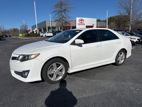 Used 2013 Toyota Camry SE image 1