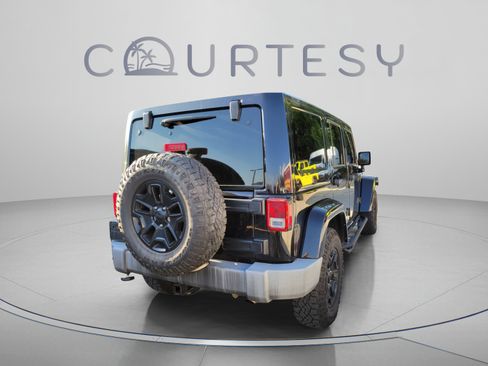 Used 2016 Jeep Wrangler Unlimited Rubicon AWD/4WD image 3