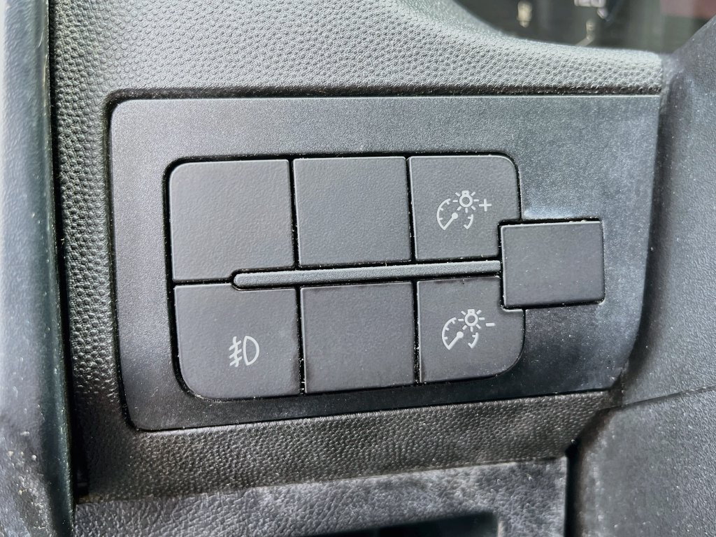 Used 2024 RAM ProMaster 2500 w/ Convenience Group FWD image 10