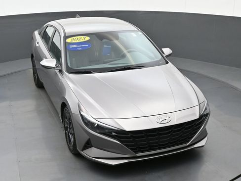 Certified 2023 Hyundai Elantra SEL image 37