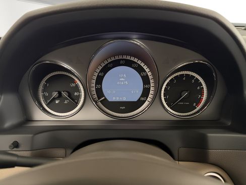 Used 2011 Mercedes-Benz C 300 Sedan image 26