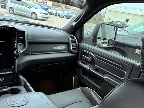 Used 2024 RAM 2500 Laramie w/ Night Edition image 13