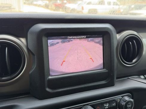 Used 2019 Jeep Wrangler Unlimited Sport S AWD/4WD image 22