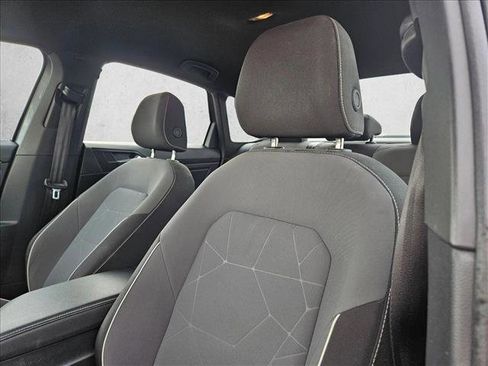 Used 2025 Volkswagen Jetta Sport image 11