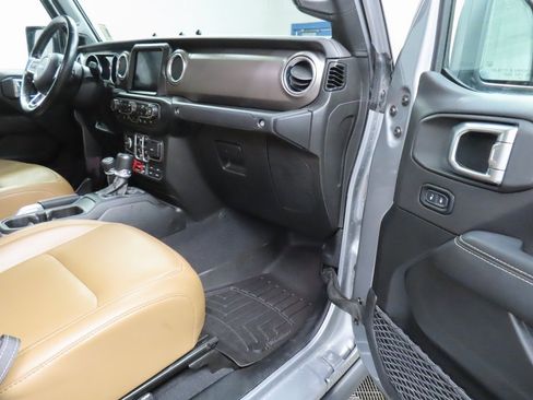 Used 2020 Jeep Gladiator Rubicon w/ Uconnect 4C Nav & Sound Group image 29