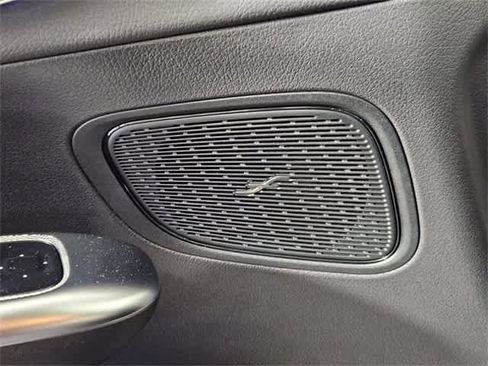 Used 2025 Mercedes-Benz GLC 300 4MATIC image 82