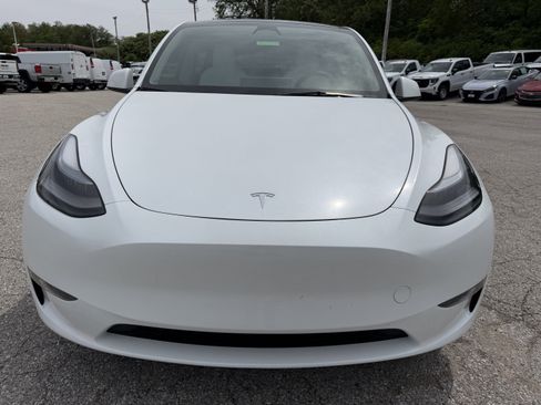 Used 2023 Tesla Model Y Performance image 2