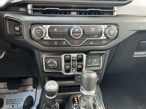 New 2026 Jeep Gladiator Sport image 21