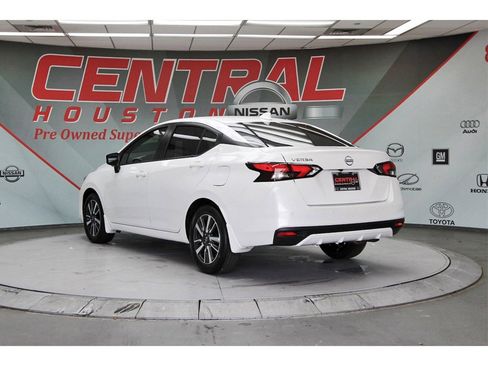 New 2025 Nissan Versa SV w/ Trunk Package image 4