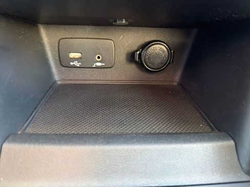 Certified 2023 Subaru Forester Base image 43