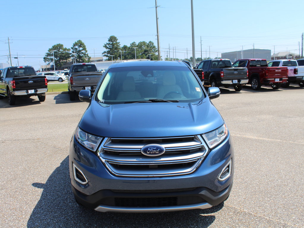 Used 2018 Ford Edge Titanium w/ Ford Safe & Smart Package FWD image 5