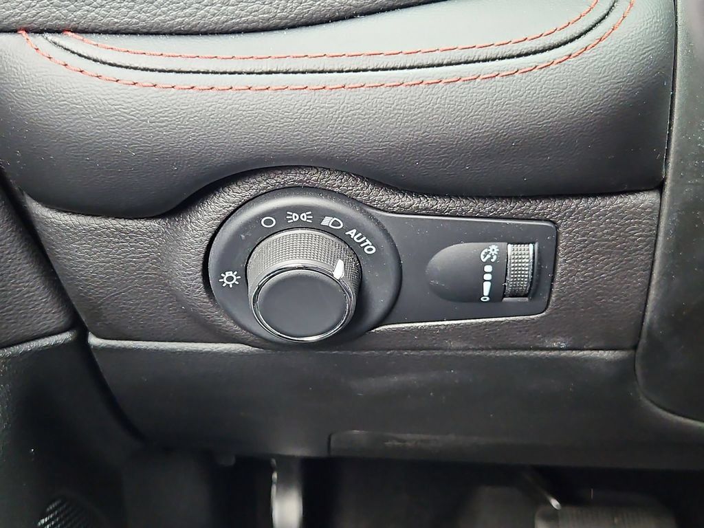 Certified 2023 Dodge Durango GT w/ Blacktop Package AWD/4WD image 18