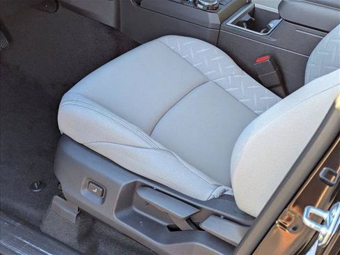Certified 2025 Toyota Tacoma SR5 AWD/4WD image 4