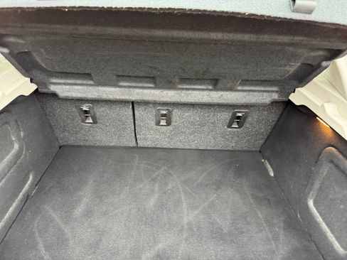 Used 2017 Chevrolet Cruze LT w/ Convenience Package image 11