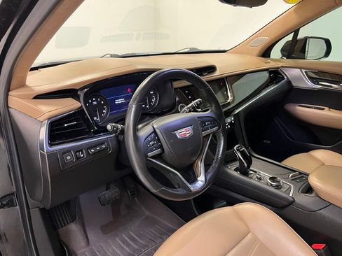 Used 2021 Cadillac XT6 Premium Luxury w/ Platinum Package AWD/4WD image 17