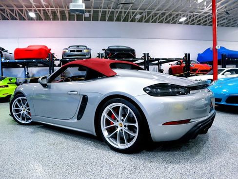 Used 2023 Porsche 718 Boxster Spyder RWD image 9