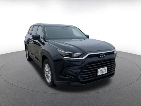 Used 2025 Toyota Grand Highlander FWD image 3