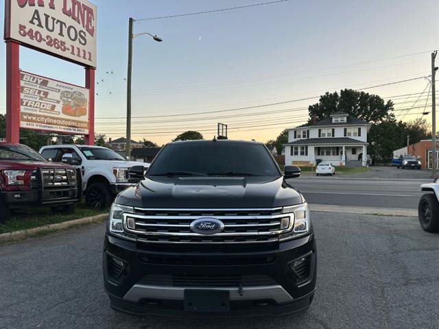 Used 2019 Ford Expedition XLT w/ Equipment Group 202A AWD/4WD image 3