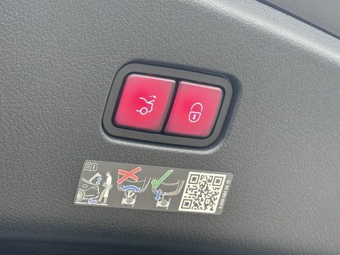 Used 2024 Mercedes-Benz CLE 450 4MATIC Coupe image 16