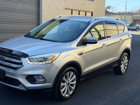 Used 2017 Ford Escape Titanium AWD/4WD image 43