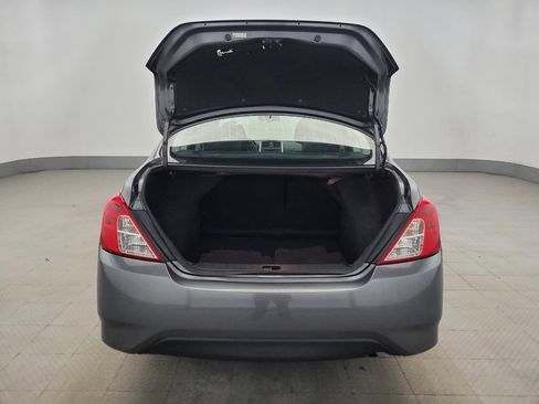 Used 2019 Nissan Versa SV image 29