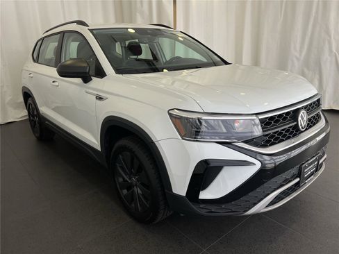 Used 2022 Volkswagen Taos S w/ IQ Drive S Package image 7