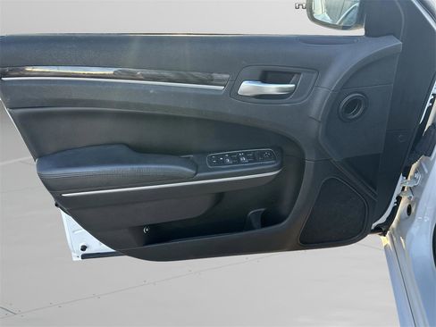 Used 2019 Chrysler 300 Touring w/ Sport Appearance Package image 23